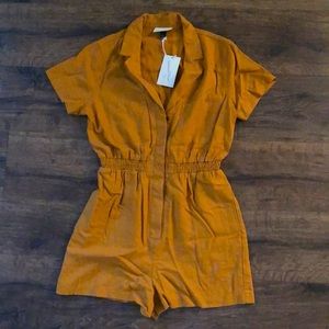 NWT Universal Thread romper jumpsuit in golden yellow (mustard). Women’s Small.